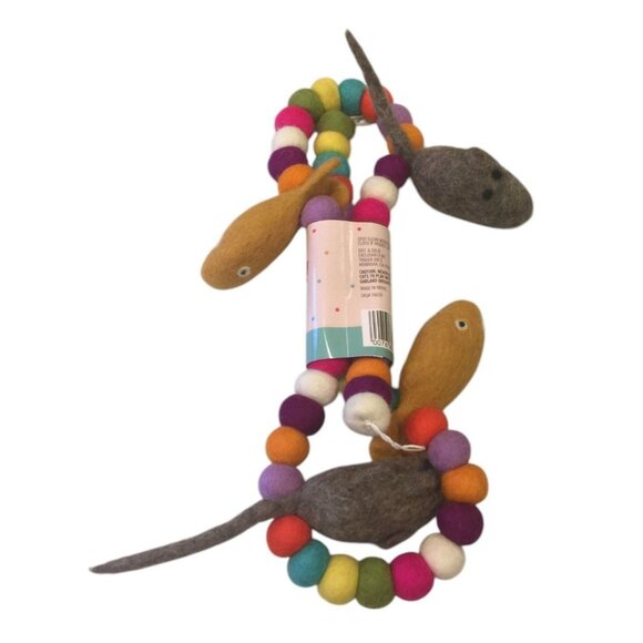 Trader Joe's HERE KITTY KITTY! Cat Toy Felted 3' Garland Mice Fish Balls - Picture 3 of 3